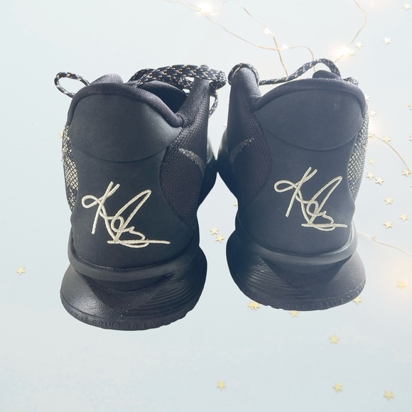 Nike Kyrie 7 in mint condition- size 9.5 - Picture 4 of 7